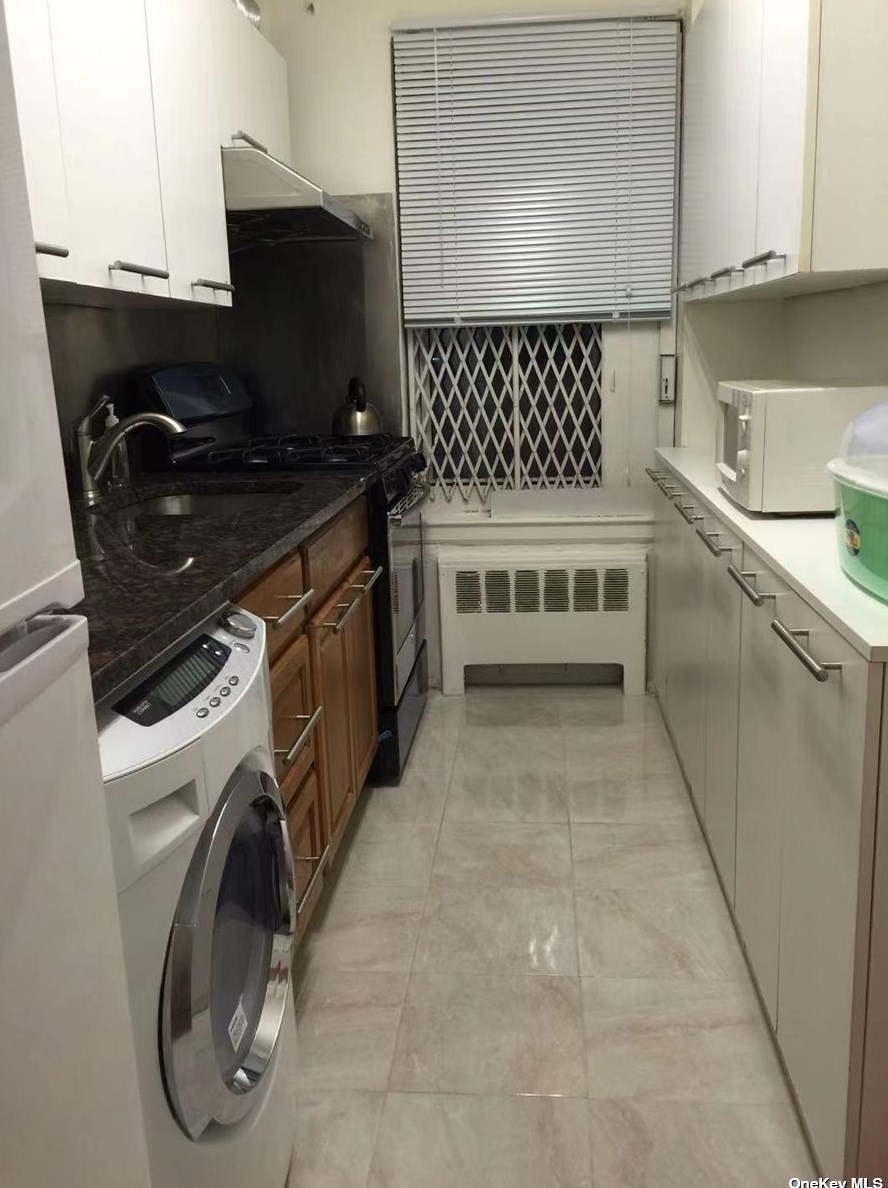 138-28 68th Dr, Flushing, NY 11367-3423