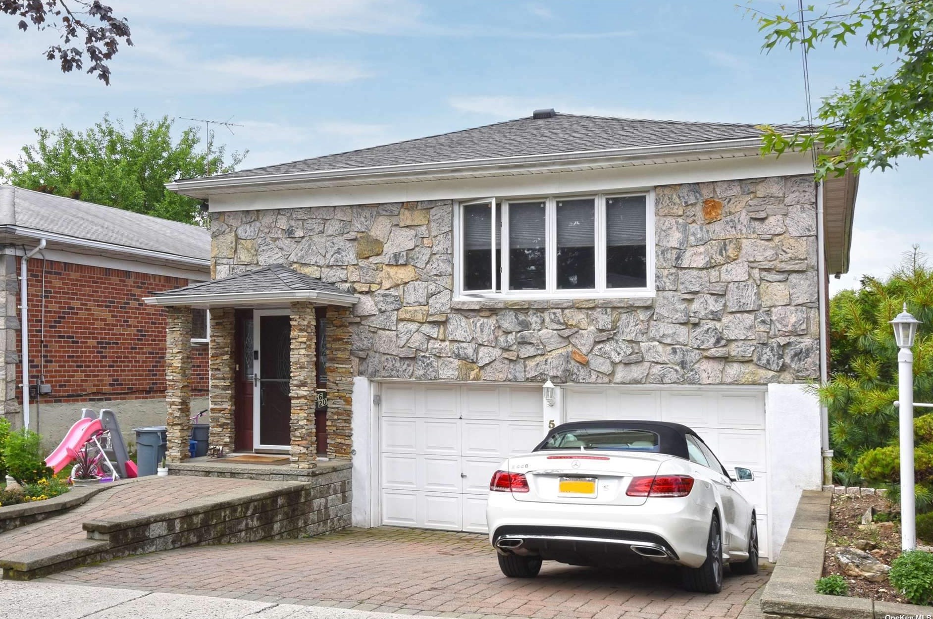 56-20 210th St, Flushing, NY 11364-2447