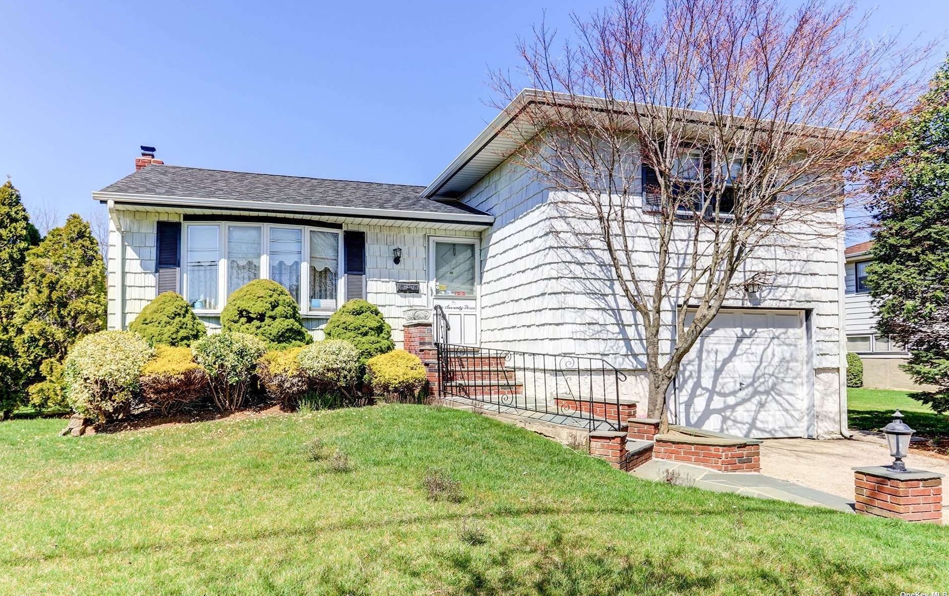 173 Beech St, East Massapequa, NY 11758-2606