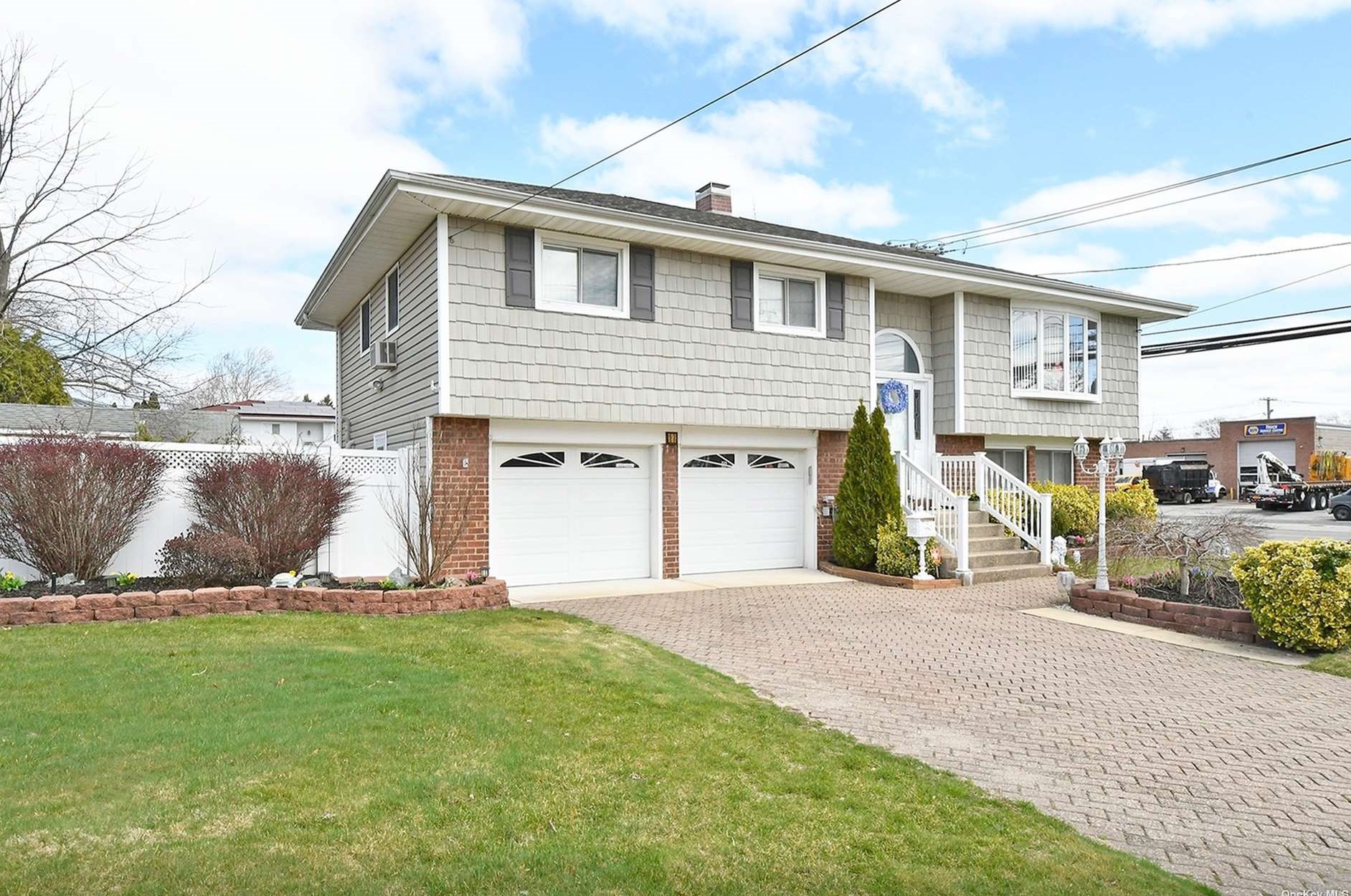 2 Edna Ave, Bethpage, NY 11714