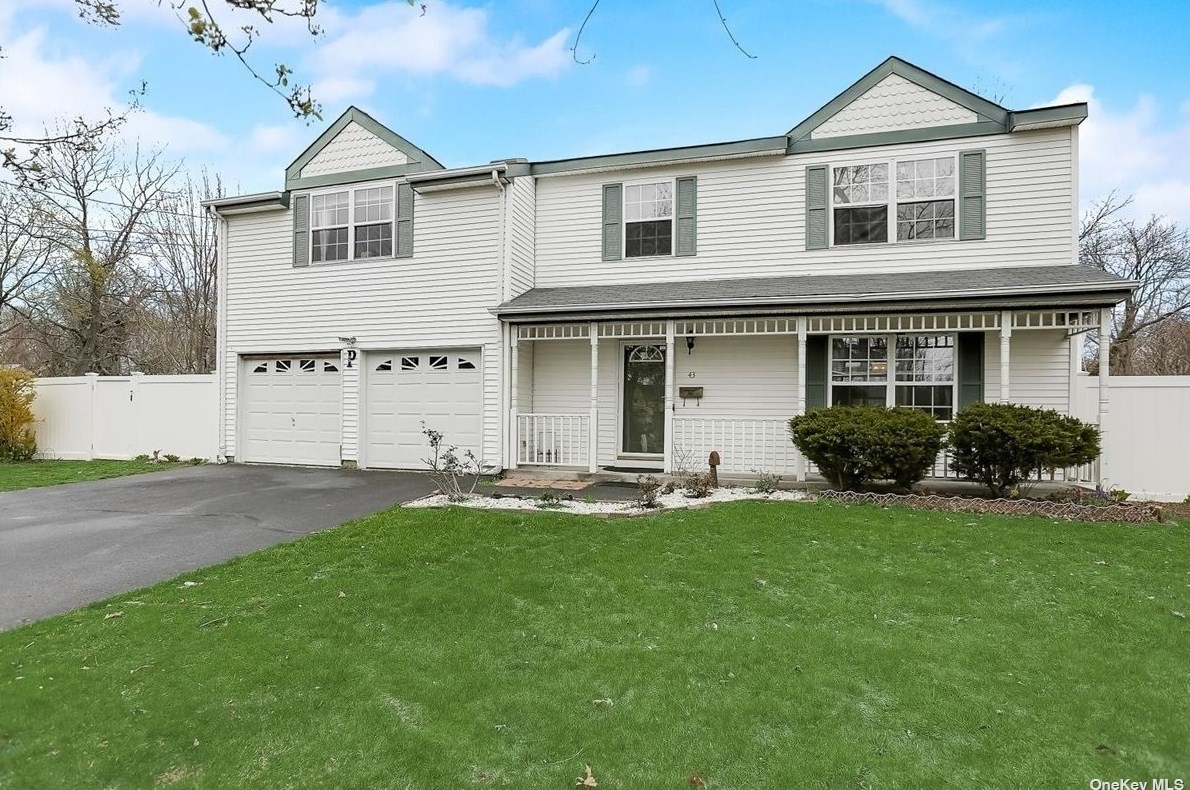 43 Haab Ave, Babylon, NY 11702