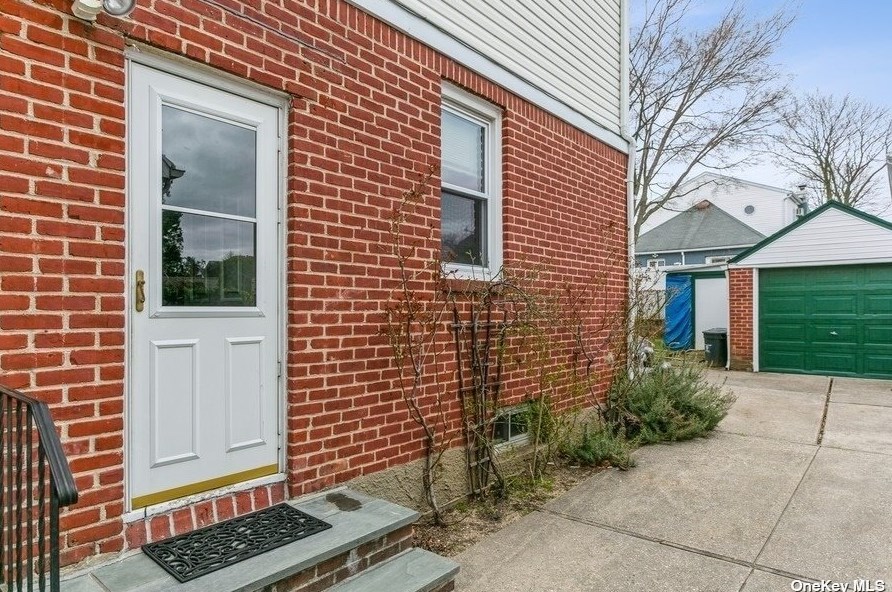 137 Claflin Blvd, Franklin Square, NY 11010