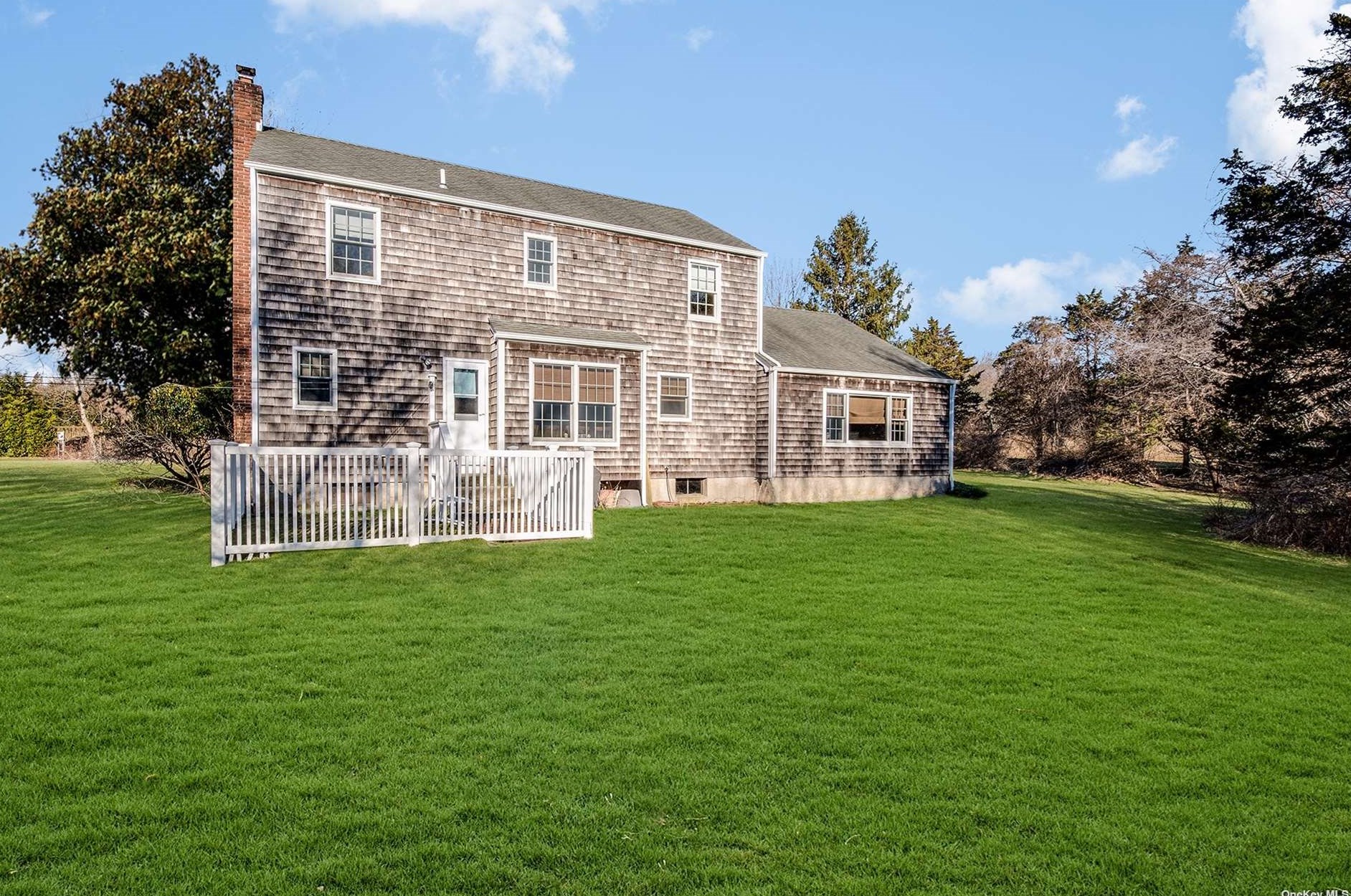 14 Inkberry St, East Hampton, NY 11937