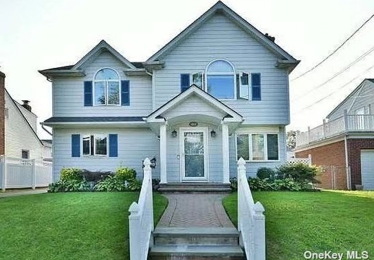 453 Leonard Blvd, New Hyde Park, NY 11040