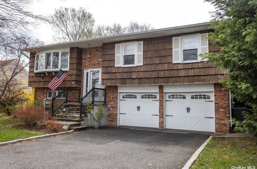 282 Sheffield Ave, Babylon, NY 11704