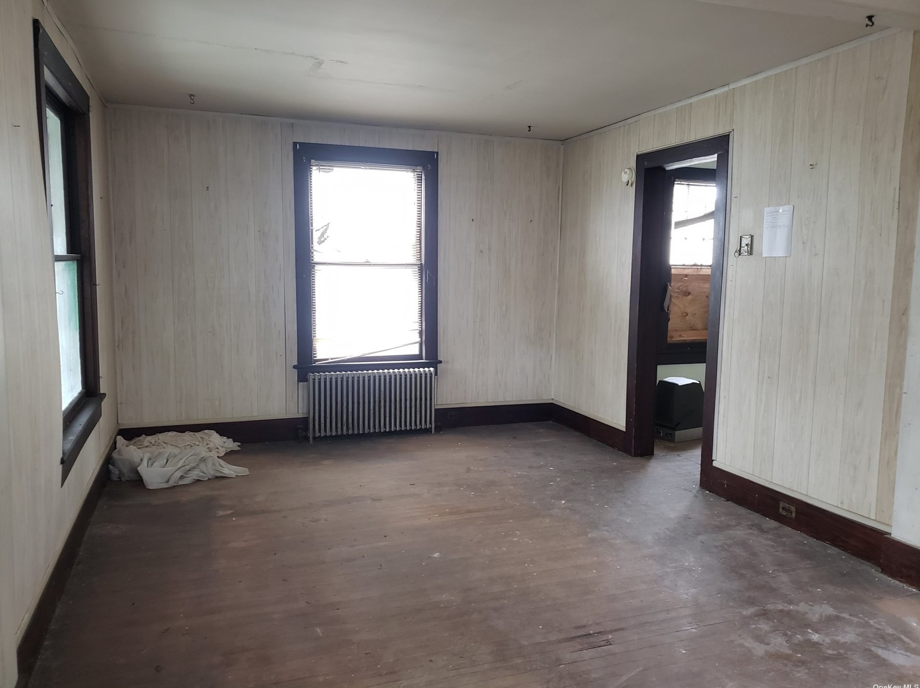 17 Maple Ave, Prt Jefferson Station, NY 11776-1237