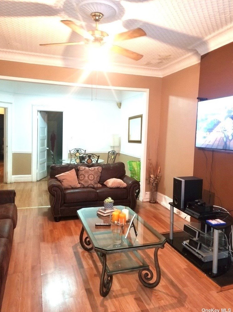 215 Logan St, Brooklyn, NY 11208-1928