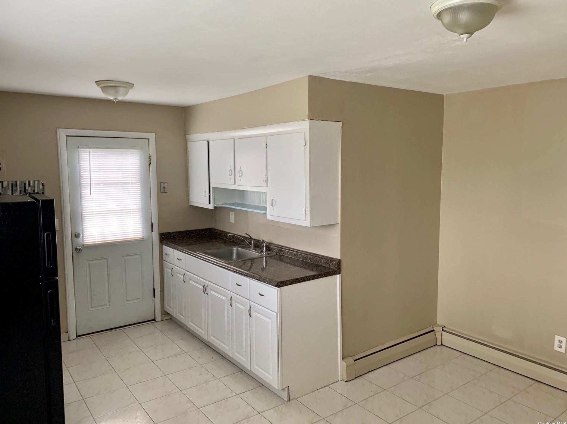 375 Greenlawn Ter, Copiague, NY 11726