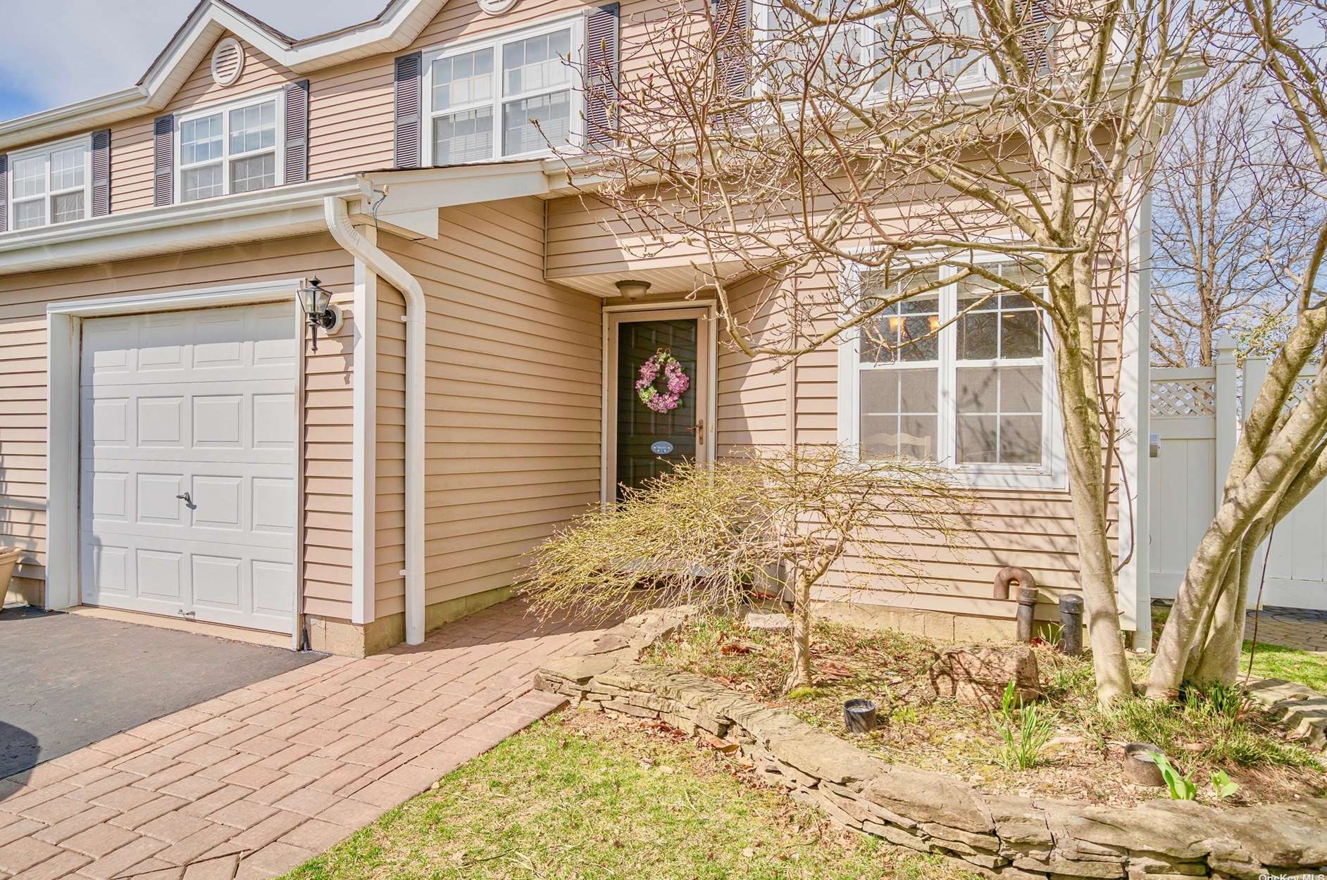50 Mcgovern Dr, Huntington Station, NY 11747