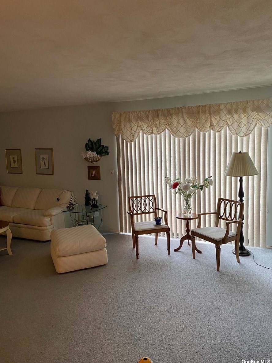 130 Se Clubhouse Dr #130, Copiague, NY 11726