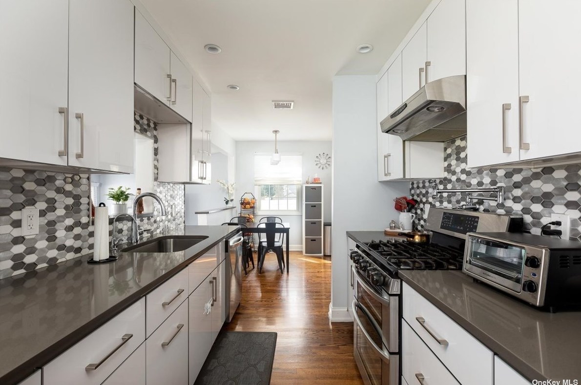 1213 Tulip Ln, North Wantagh, NY 11793