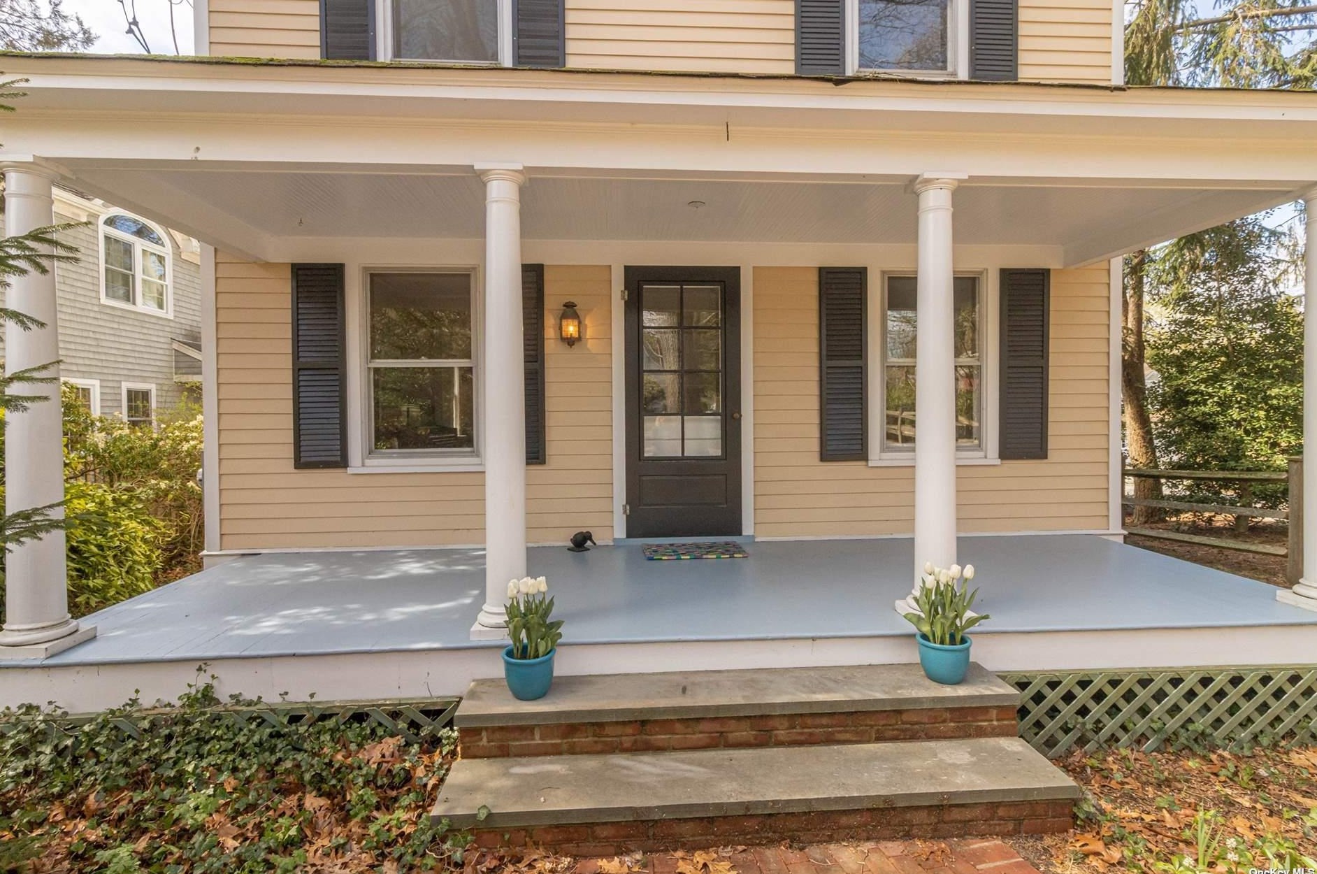 14 Wells Ln, Stonybrook, NY 11790-1116