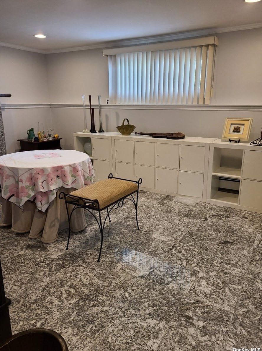 1 Kirkland Dr, Greenlawn NY  11740-2113 exterior