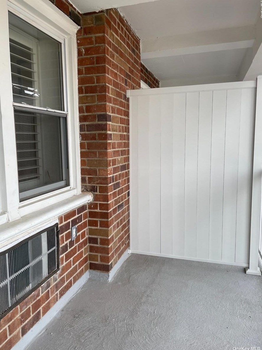 55 Monroe Blvd Apt 2s, East Atlantic Beach, NY