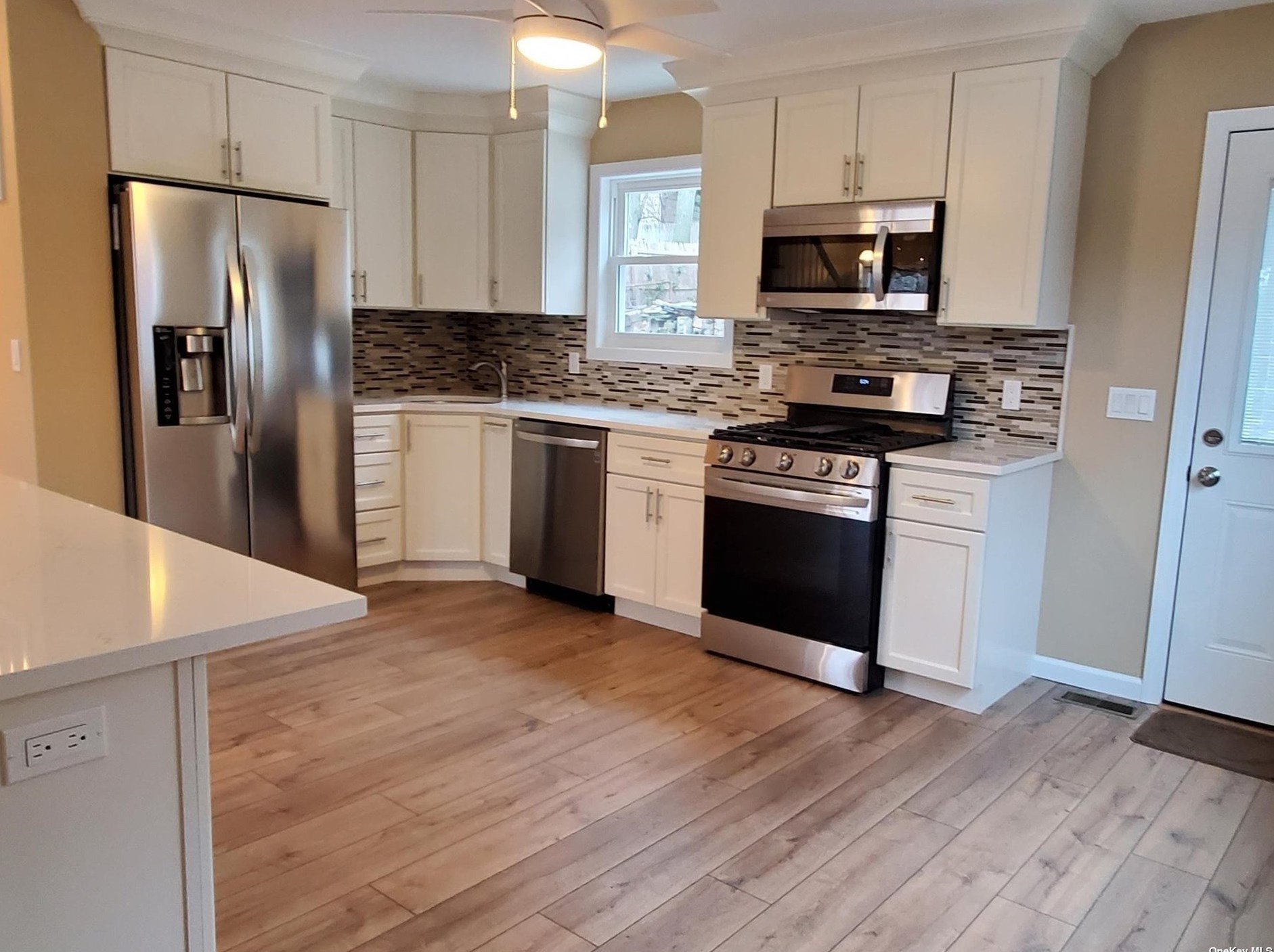 128 Bayville Ave, Bayville, NY 11709