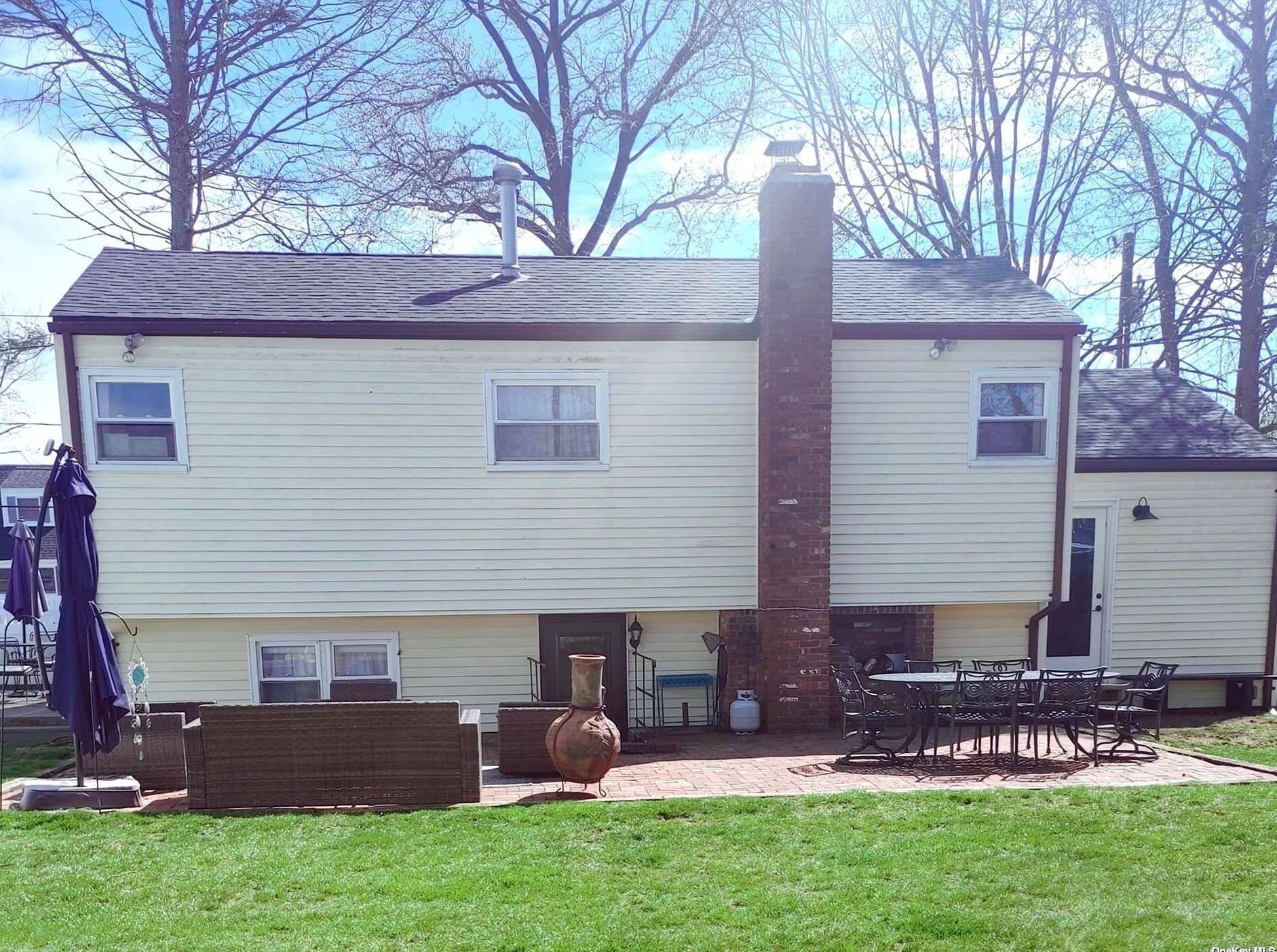 7 Marlboro Dr, Prt Jefferson Station NY  11776-3314 exterior