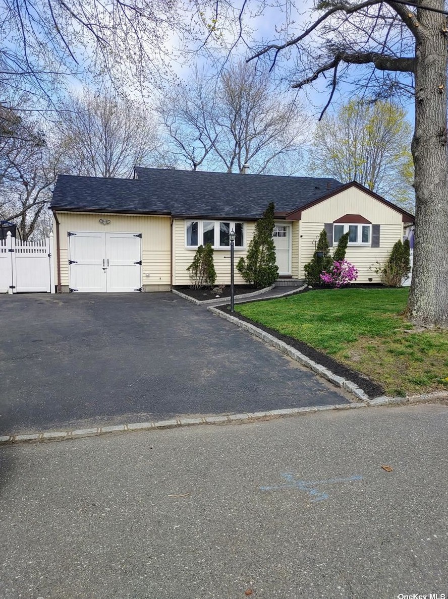 7 Marlboro Dr, Prt Jefferson Station NY  11776-3314 exterior