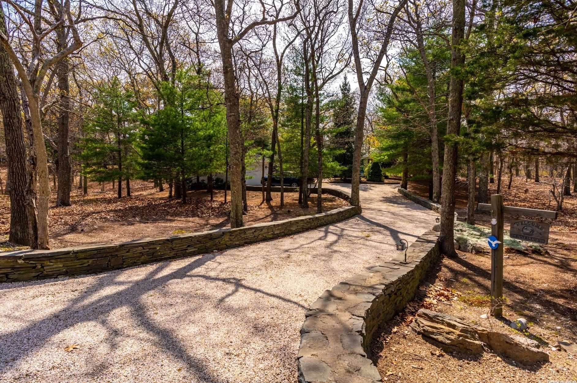 9 Longboat Ln, East Hampton, NY 11937