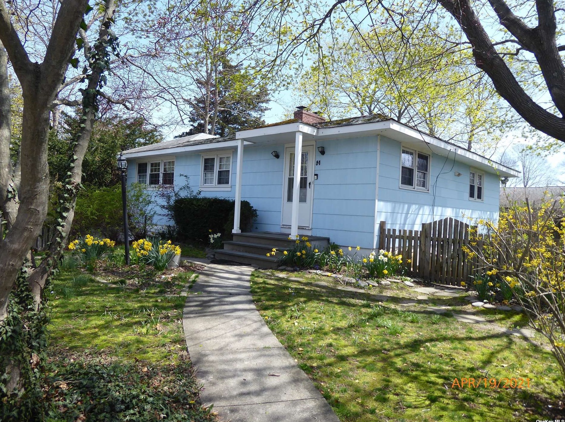 51 Clinton Ave, Canaan Lake, NY 11772-6127