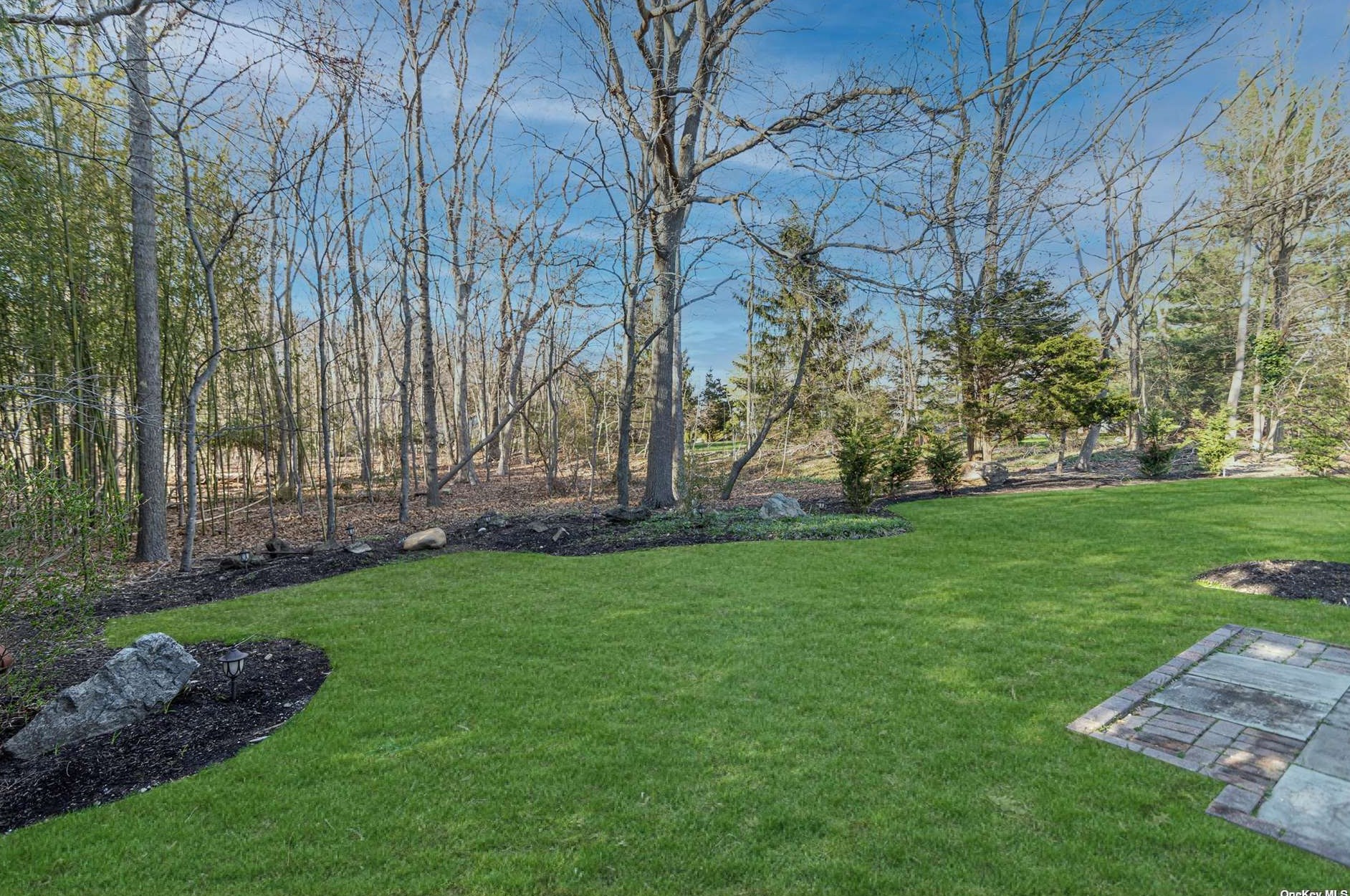 88 Sawtooth Cv, Prt Jefferson Station, NY 11777-1446