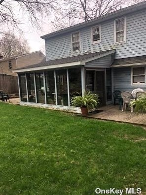 129 Rogues Path, Hunt, NY 11743-5025