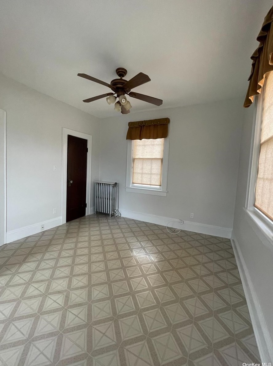 1880 Meadowbrook Rd, North Merrick NY  11566-2936 exterior