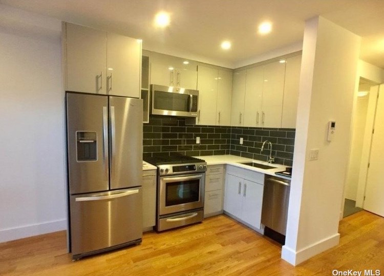 63-34 Fresh Pond Rd #2c, Flushing, NY 11385