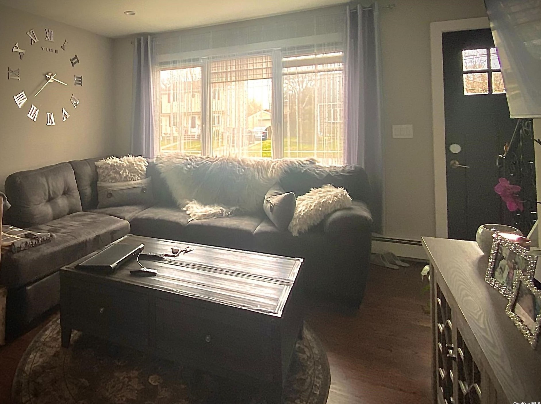 116 Kramer Dr, North Lindenhurst, NY 11757