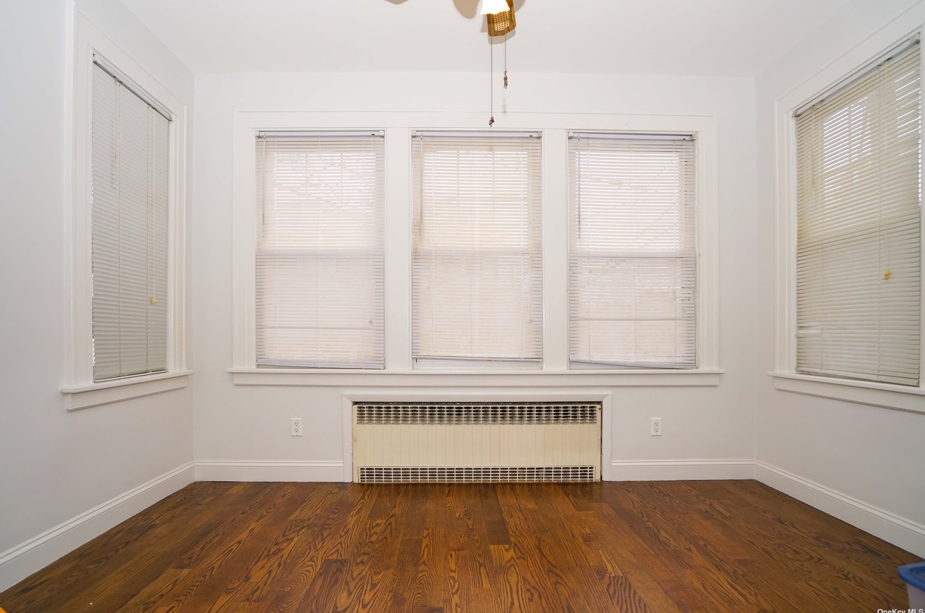 87-52 81st Ave, Flushing NY  11385-7836 exterior