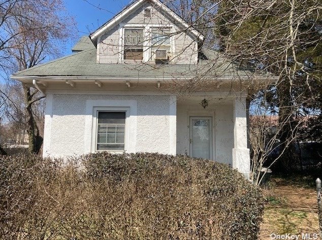 9 W 19th St, Huntington Station, NY 11746