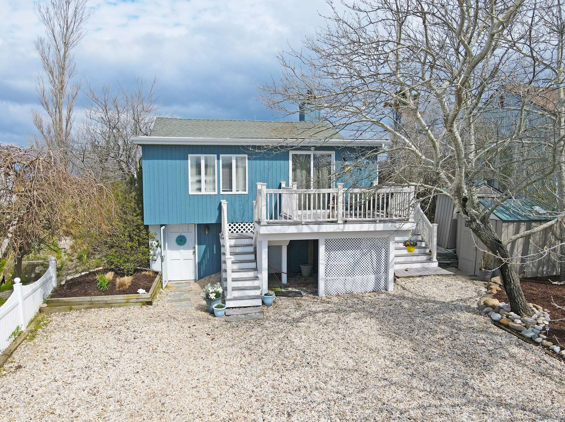 216 Creek Rd, Wildwood, NY 11792