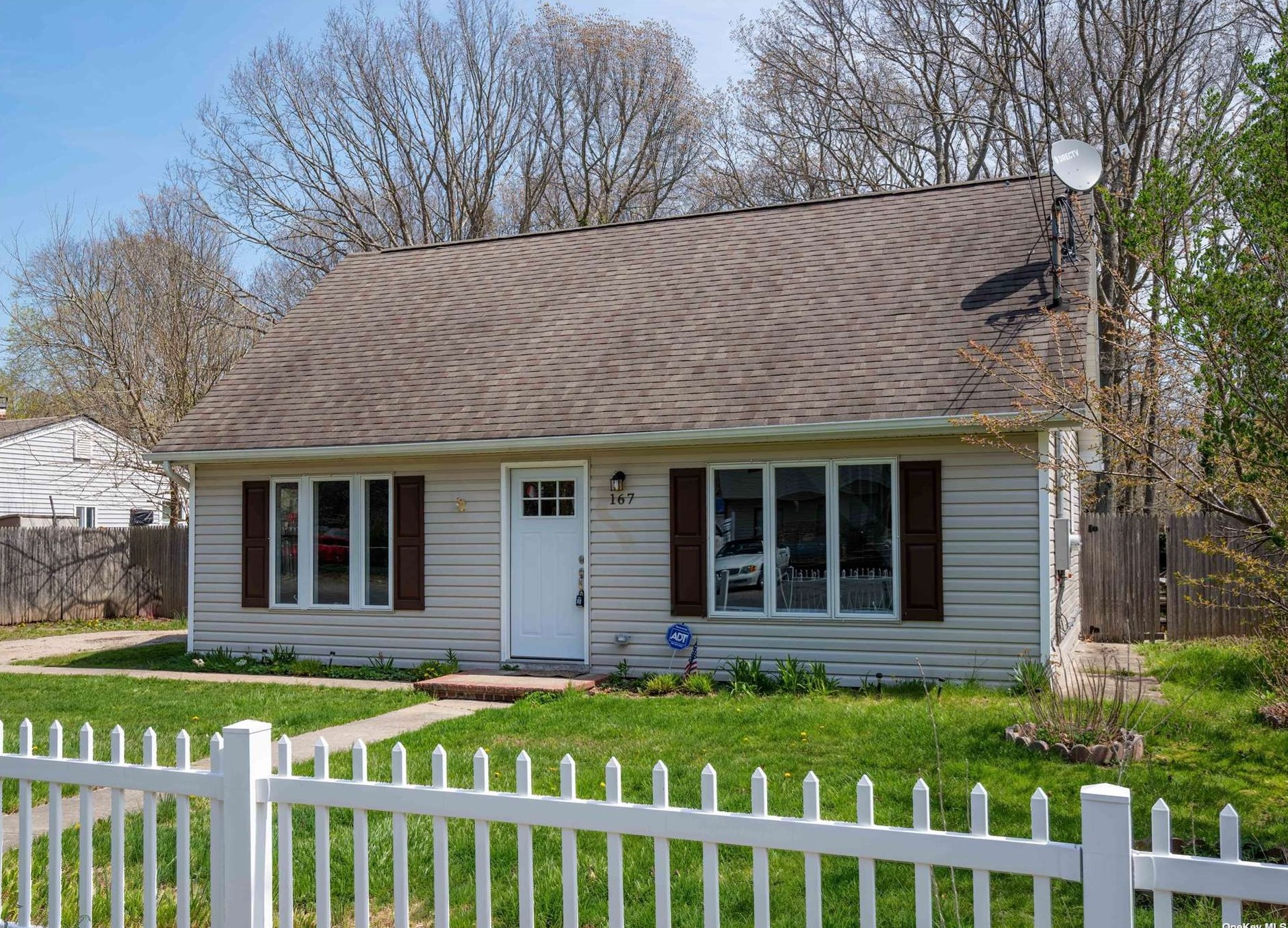 167 Cumberland St, Manor Park, NY 11950