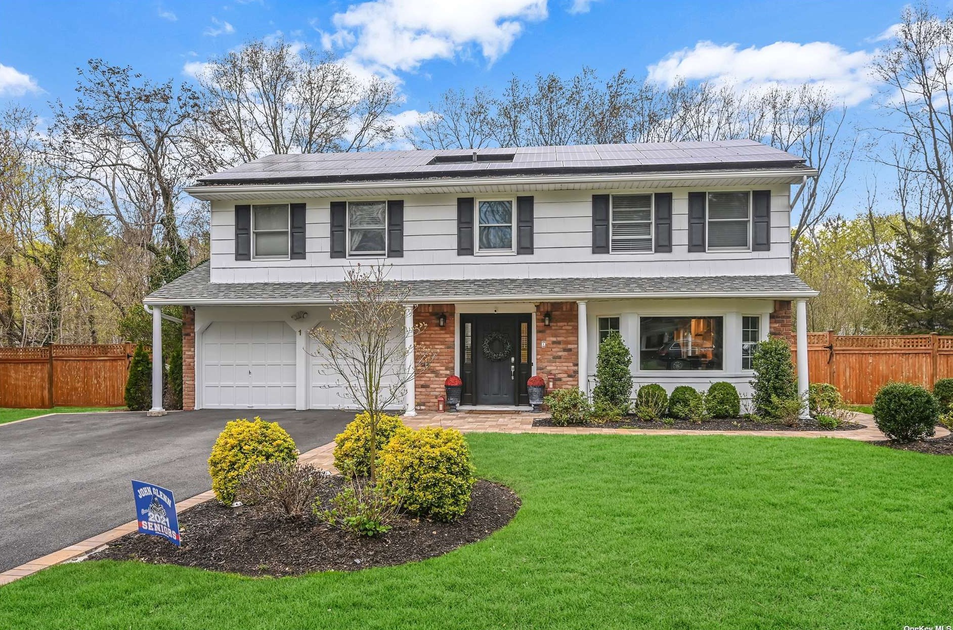 1 Manor Rd, Greenlawn, NY 11740-2806