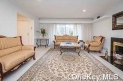 21 Brampton Ln, Great Neck, NY 11023