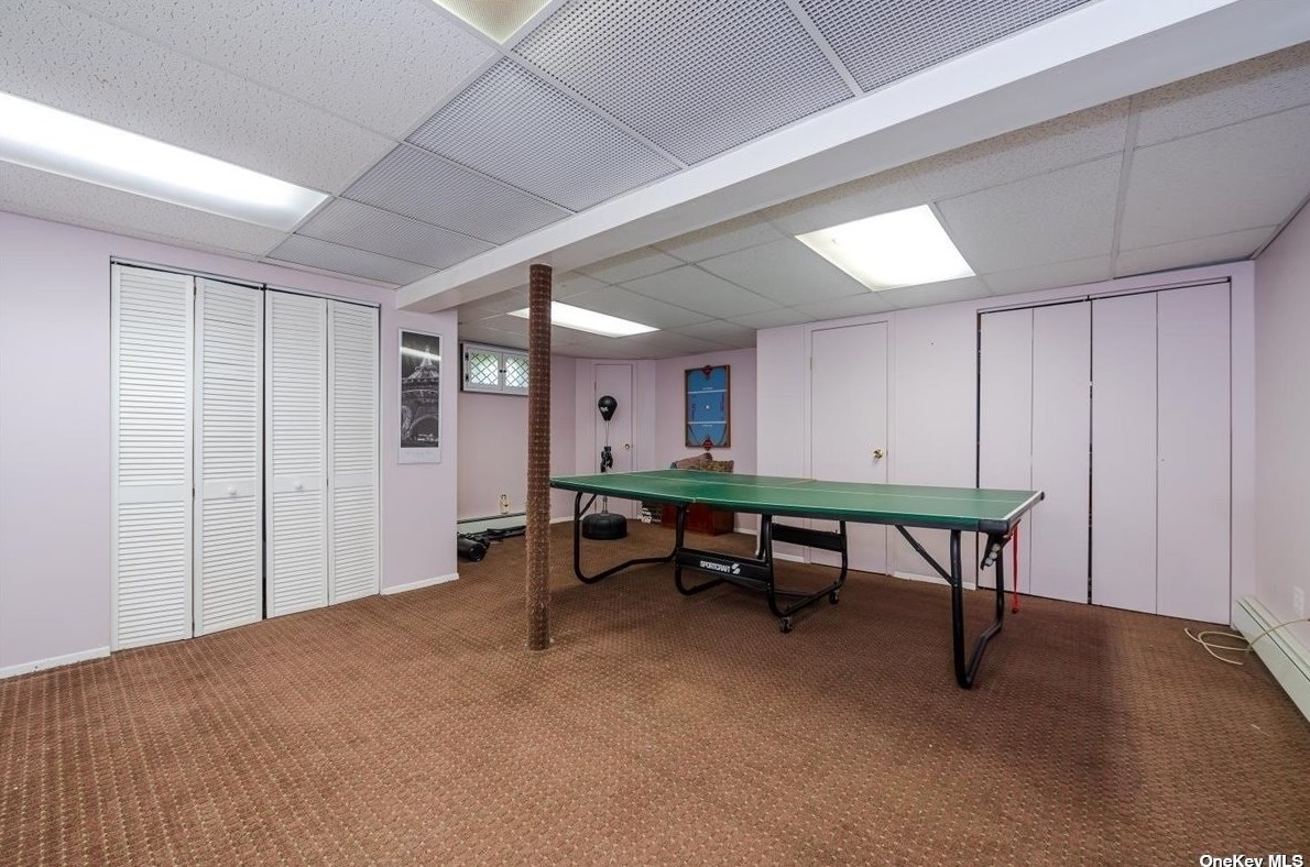 8 Marsak Ln, Syosset NY  11791-4729 exterior