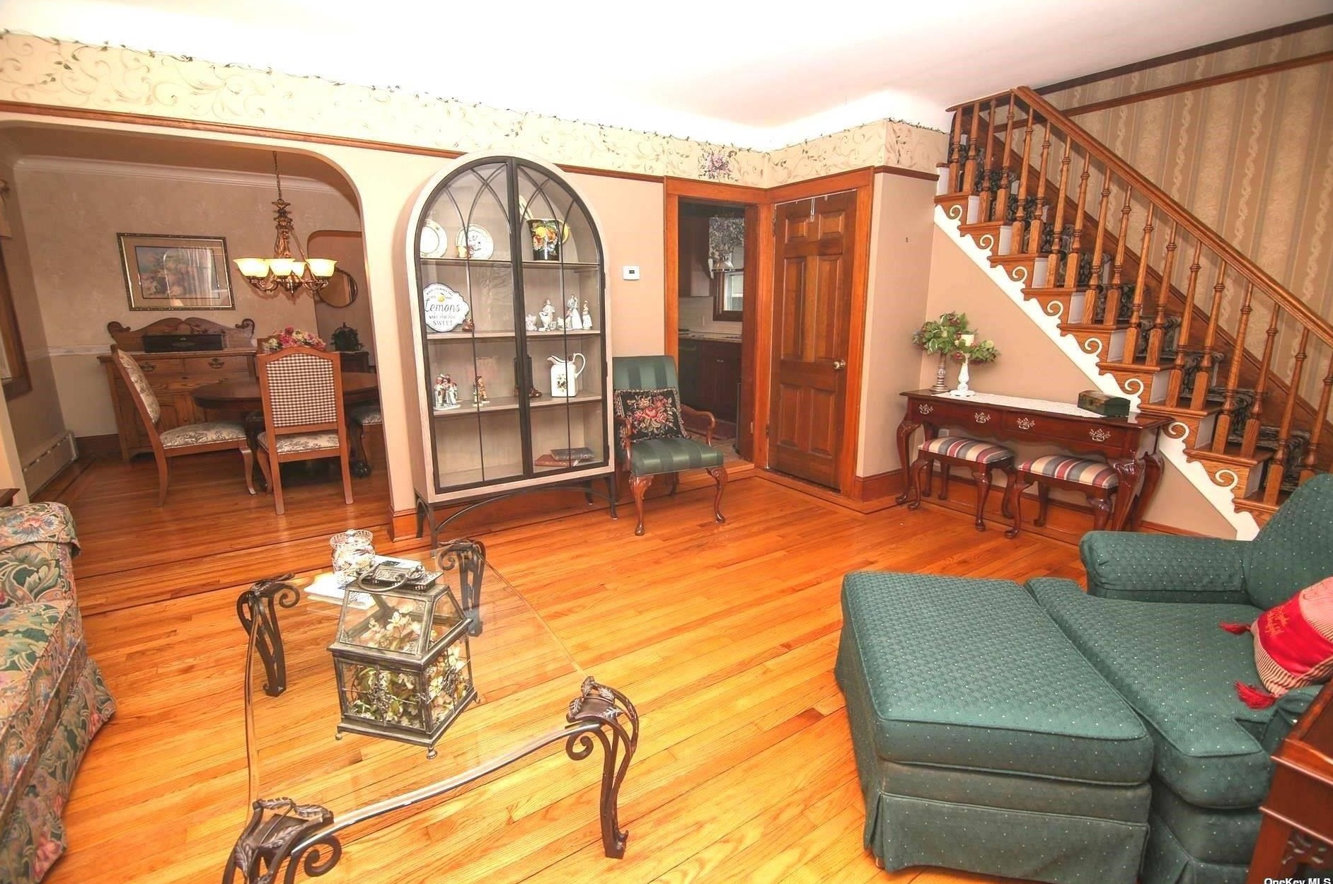 337 Livingston Pl, Cedarhurst, NY 11516