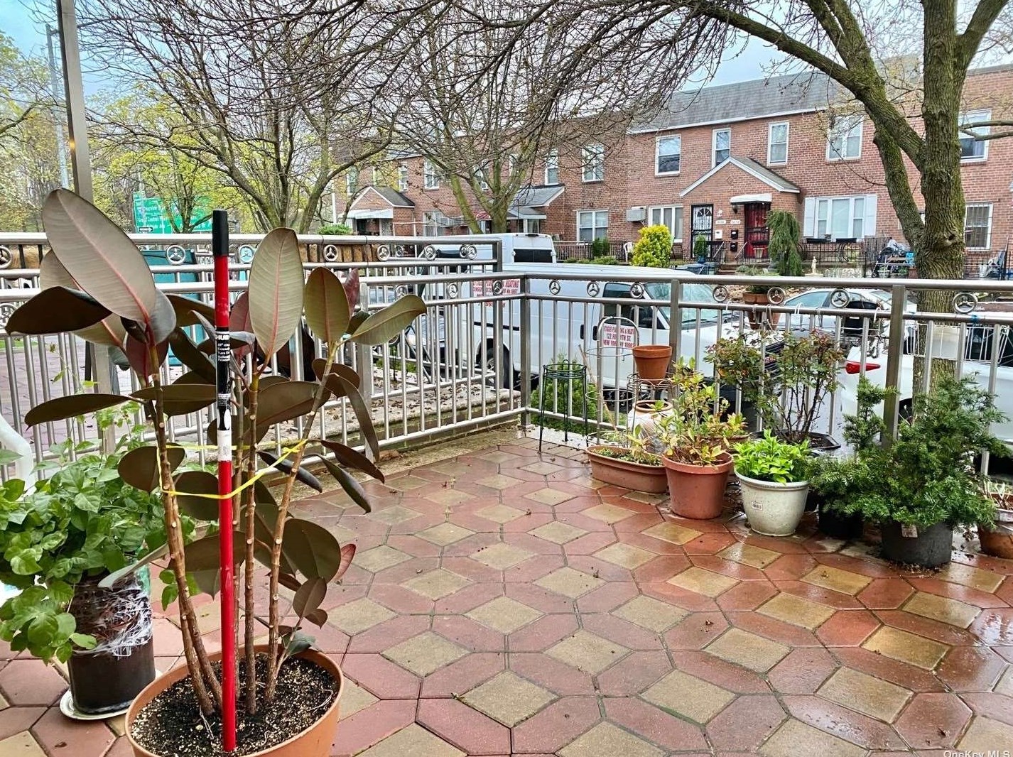 58-47 206th St, Flushing, NY 11364-1348
