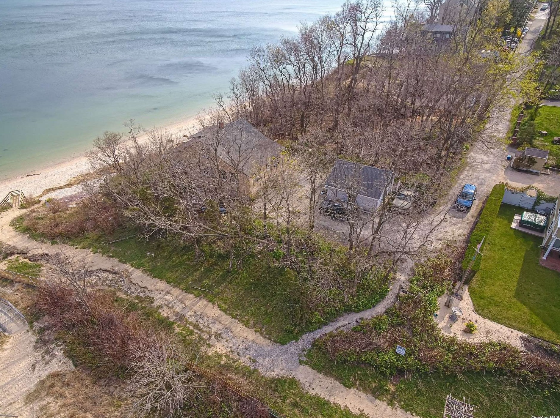 1 Clifton Ave, Rocky Point, NY 11778-8607