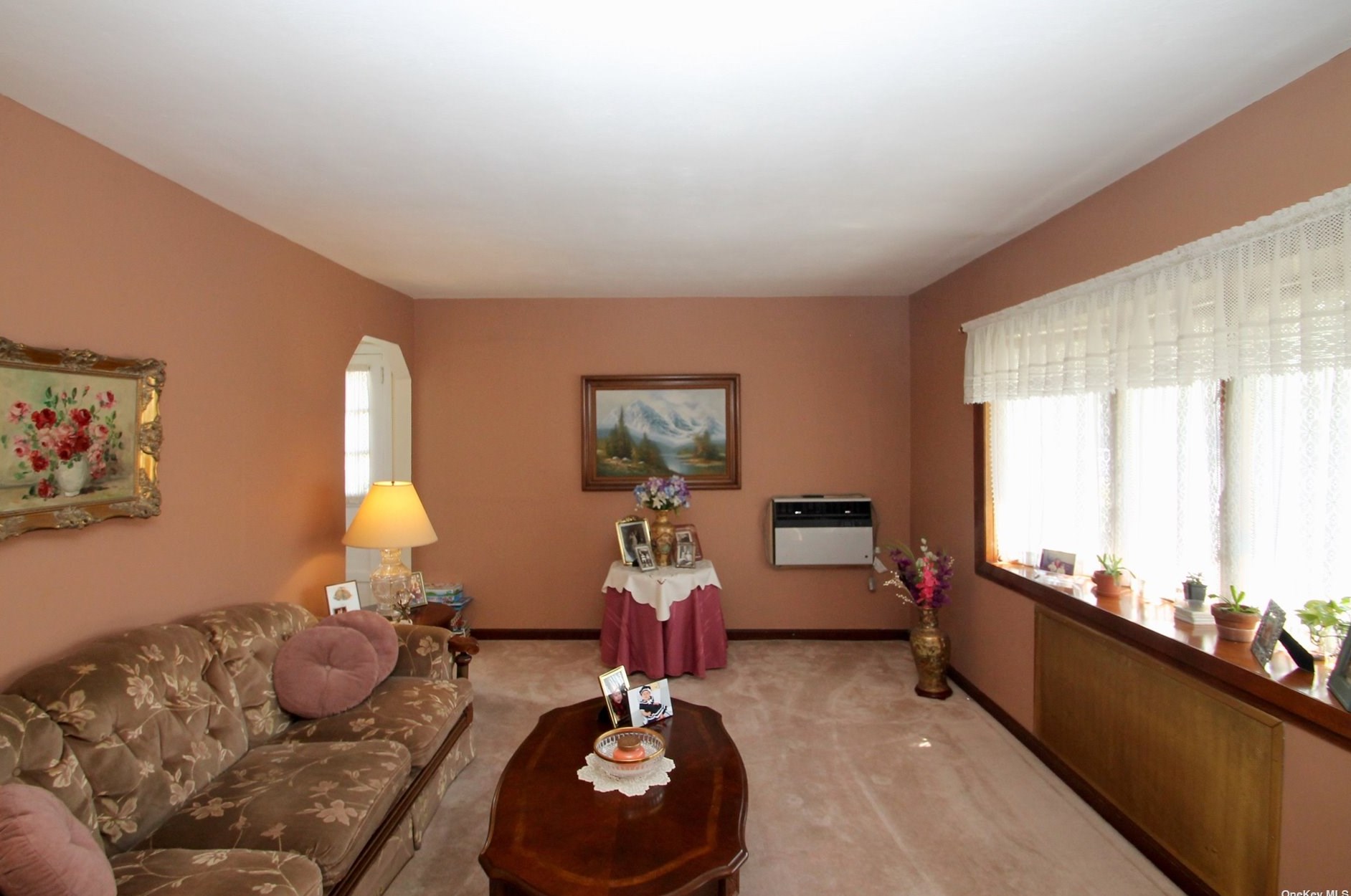 2457 1st Ave, Hempstead, NY 11554-3201