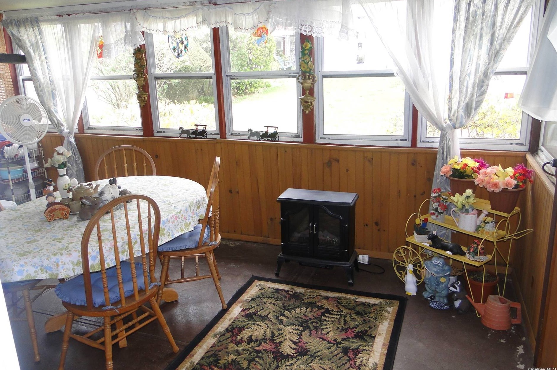 48 Clifford St, Lynbrook NY  11563-1914 exterior