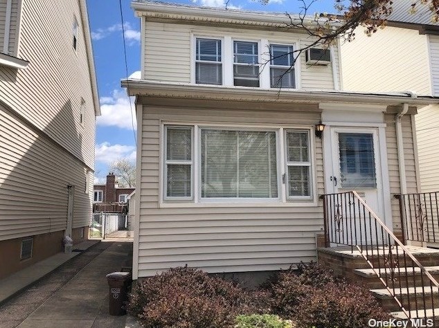 54-41 64th St, Flushing, NY 11378-2328