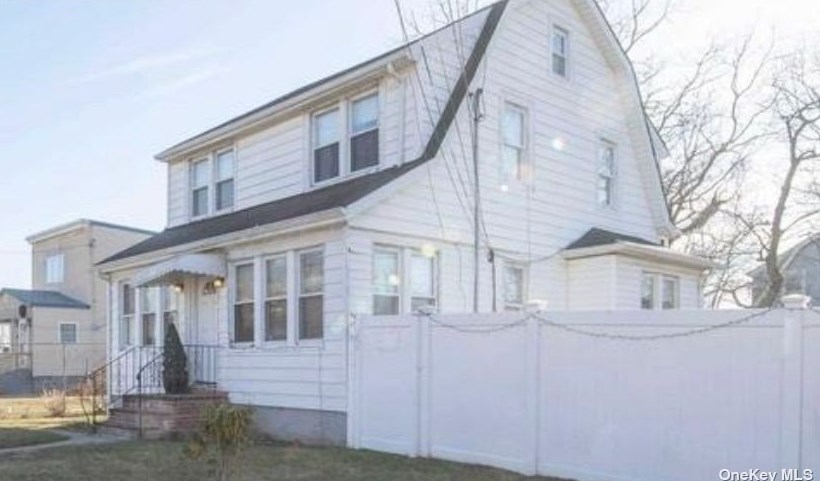 154 Washington Ave, Roosevelt, NY 11575