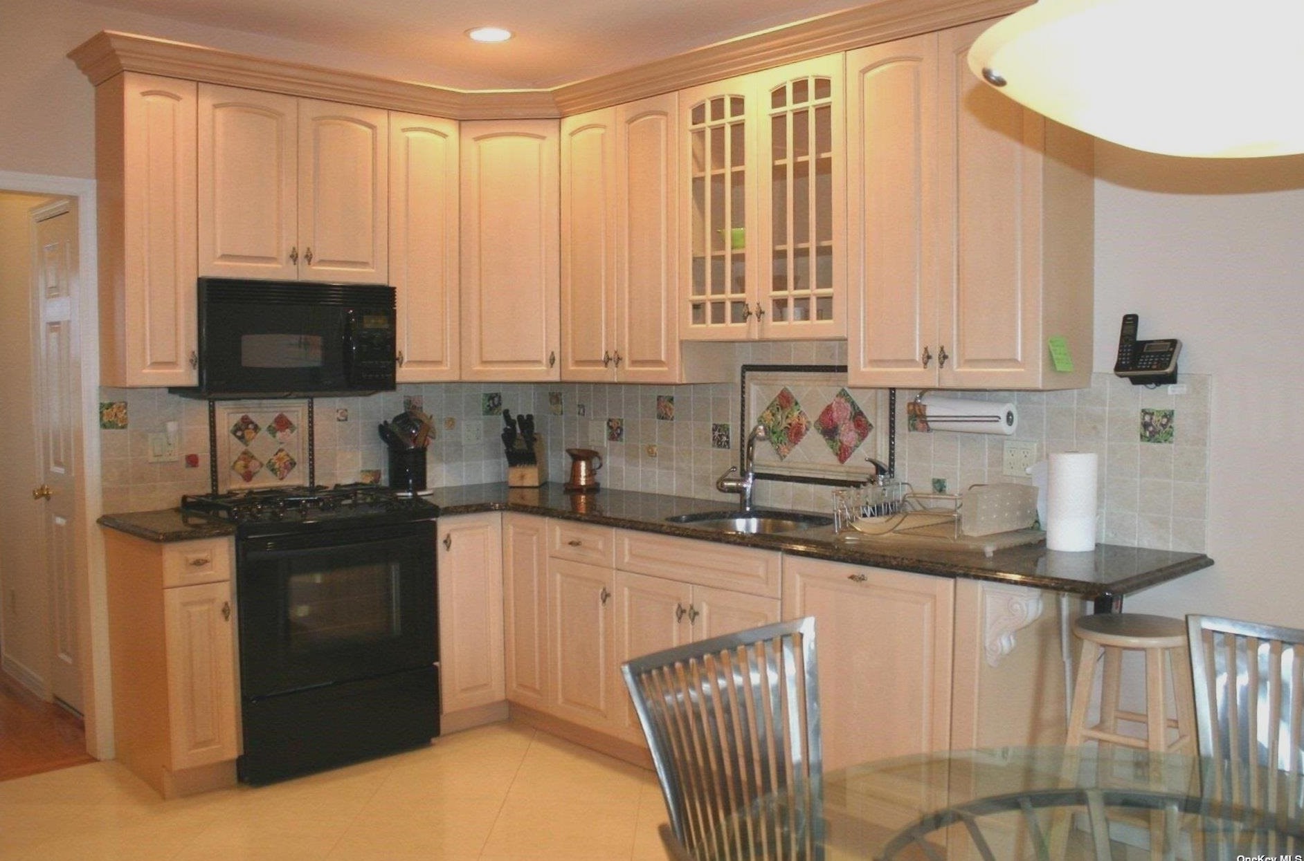 141 Paddington Cir, Smithtown NY  11787-5905 exterior