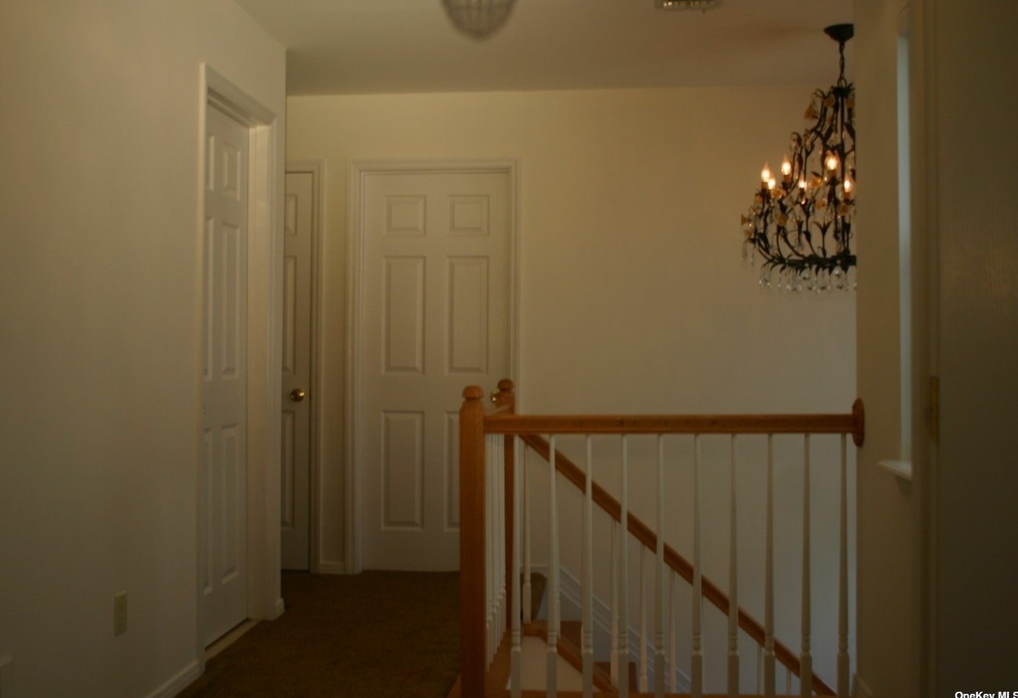 141 Paddington Cir, Smithtown NY  11787-5905 exterior