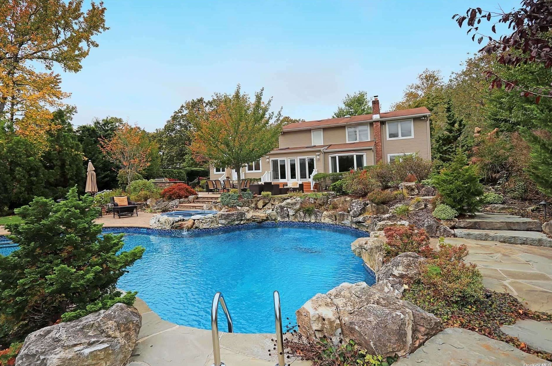 58 Cornell Dr, Hicksville, NY 11803-1835