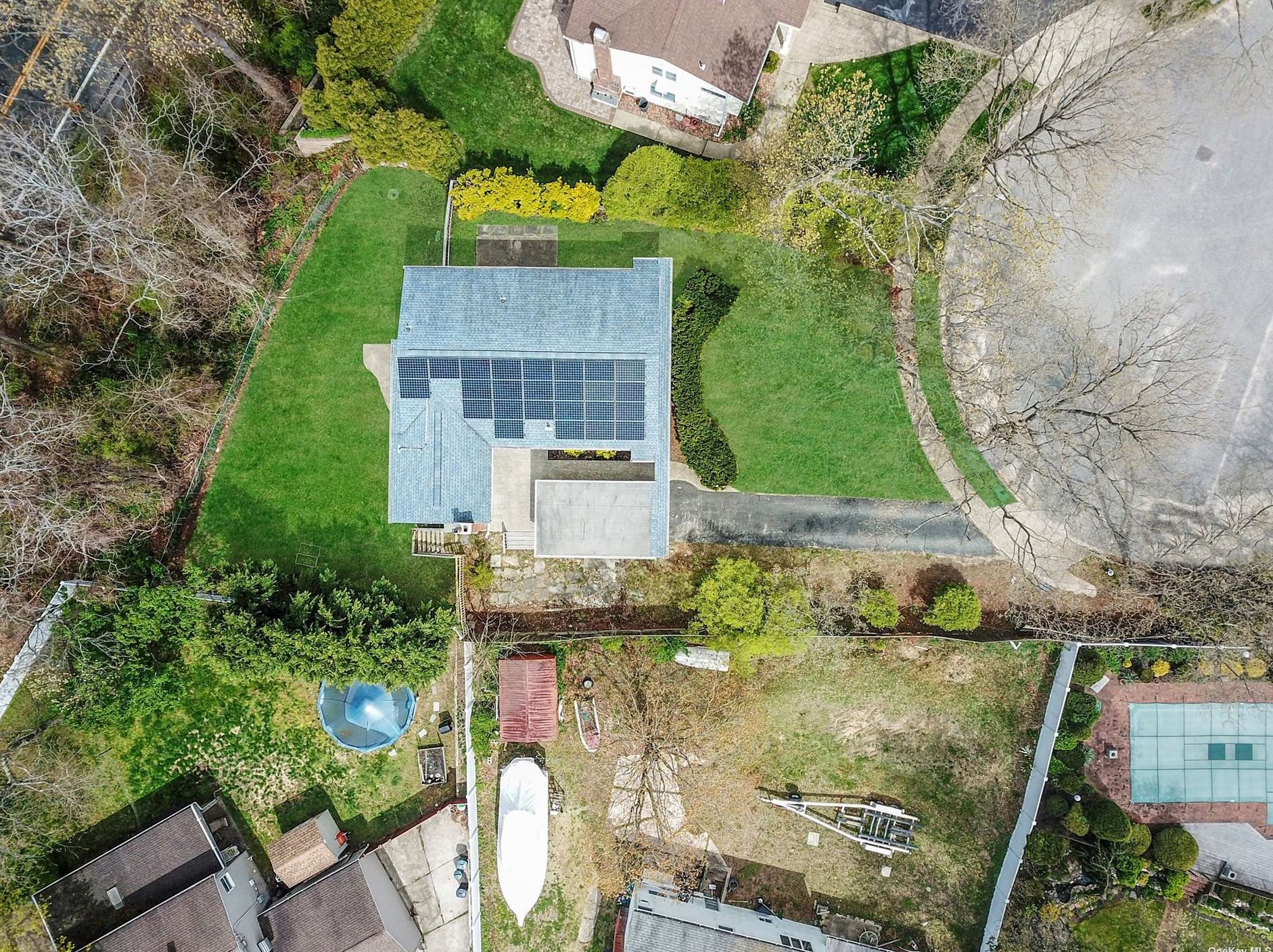 6 Monroe Ct, Smithtown, NY 11787