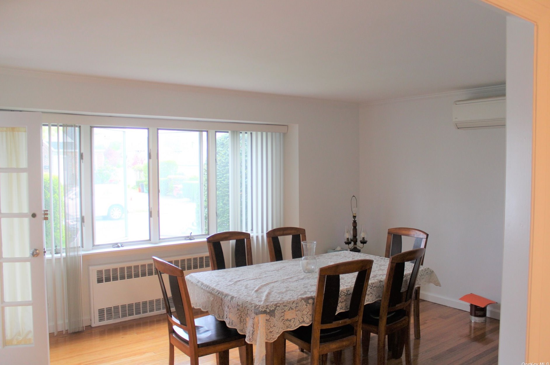 176 Ribbon St, Franklin Square, NY 11010-4204