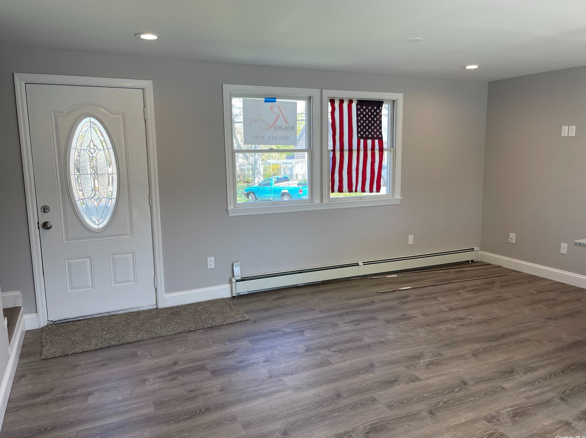 214 Pawnee St, Hauppauge, NY 11779-4681