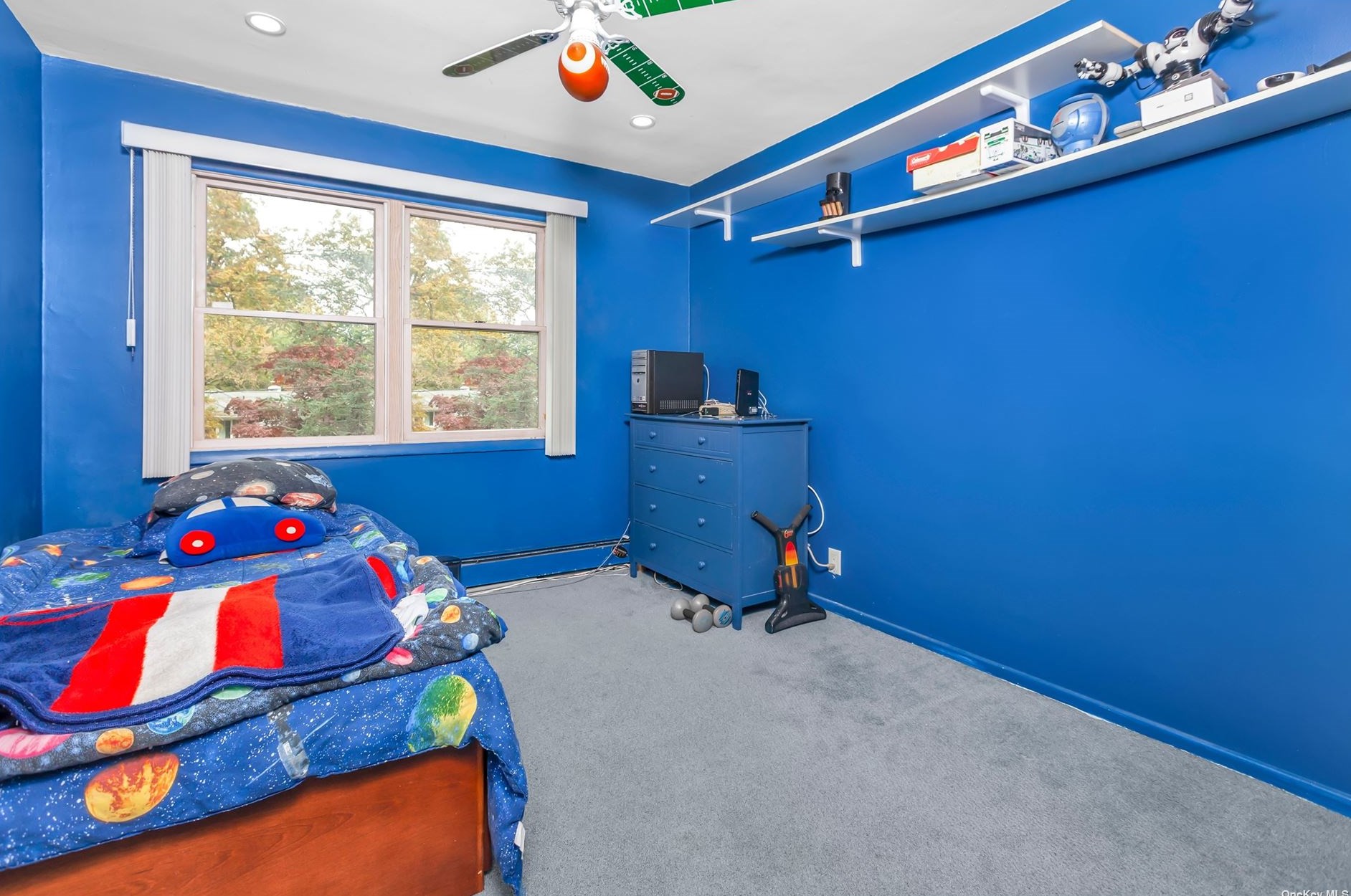 10 Swan Ct, Hunt NY  11743-6523 exterior