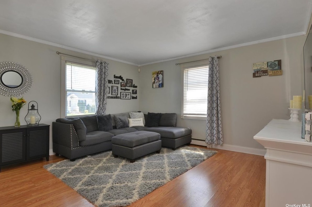 2205 Mcclellan St, Hempstead, NY 11554-2010
